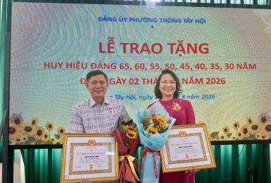 VINH DỰ VÀ TỰ HÀO – LỄ TRAO TẶNG HUY HIỆU ĐẢNG