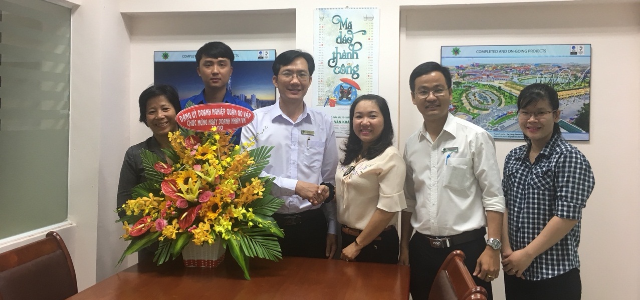 Lễ tôn vinh doanh nghiệp hợp tác với trường ĐH Nguyễn Tất Thành ngày doanh nhân Việt Nam 13/10/2018