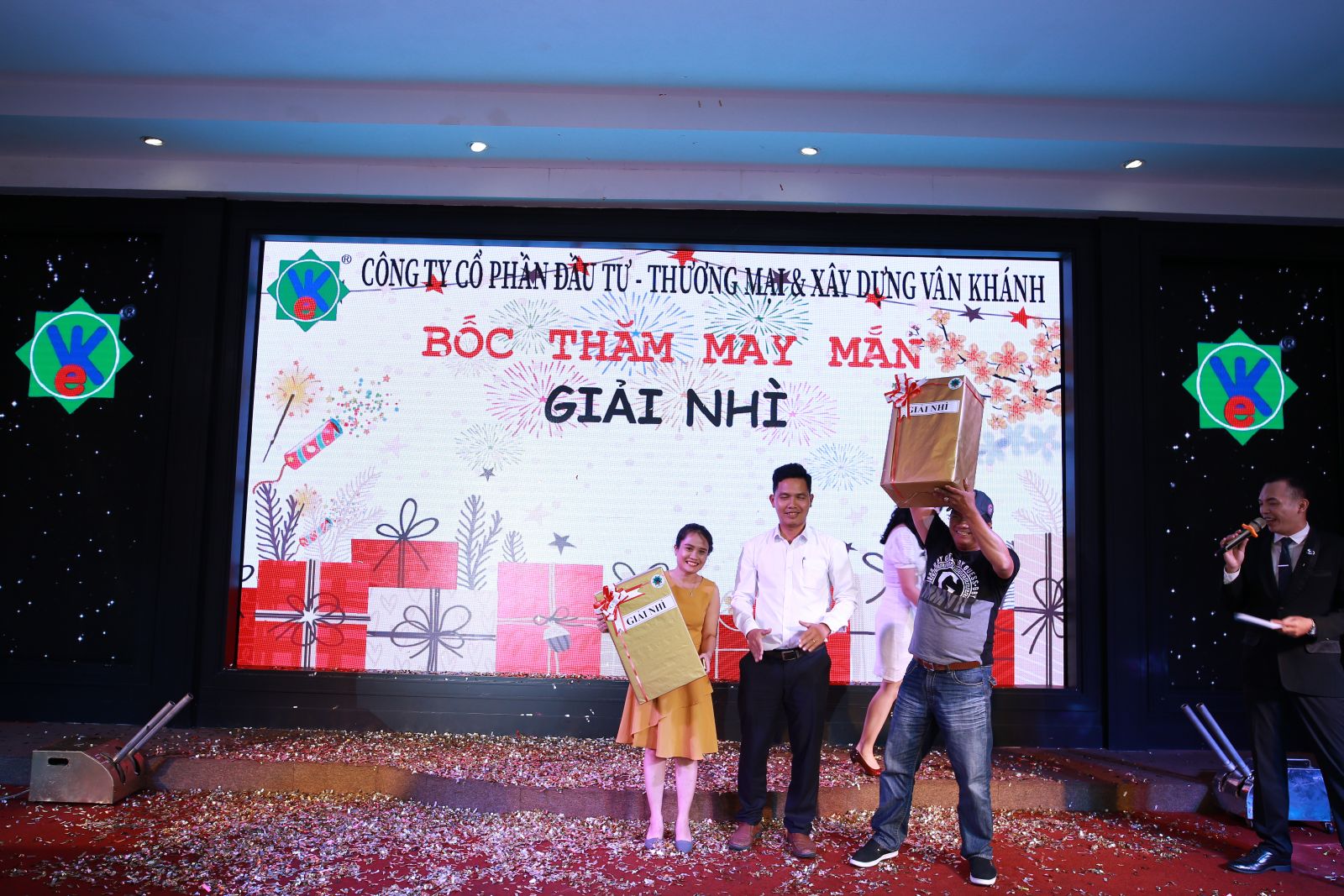 Tiệc Tất niên 2019